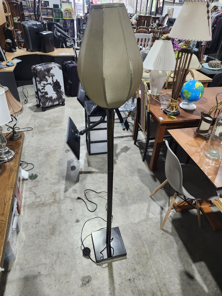 Tall standing lamp - photo 3