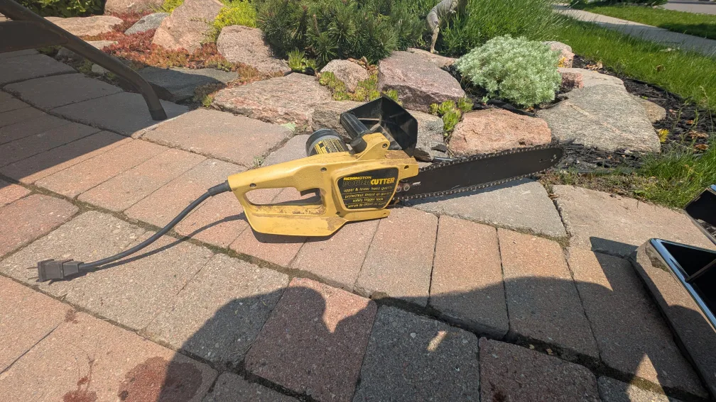 Remington Power Cutter Electric Chainsaw thumbnail