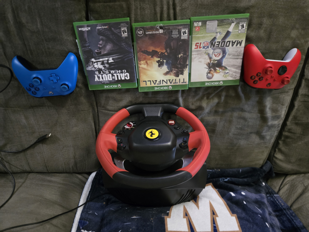 XBOX ONE X BUNDLE - photo 3