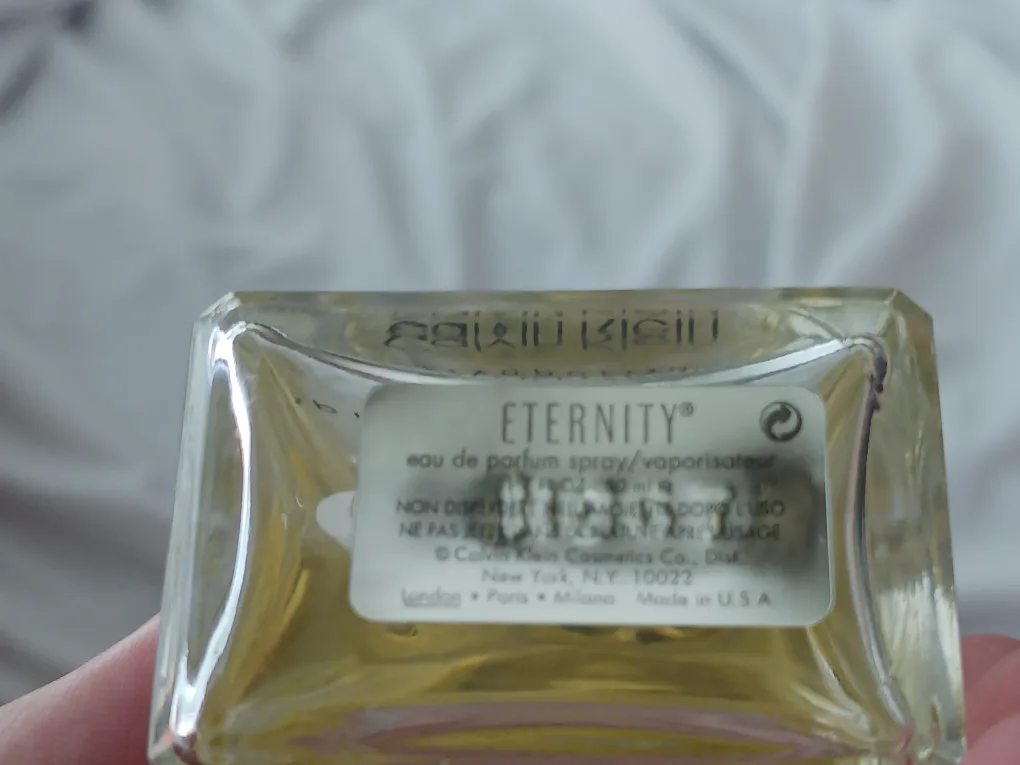 Calvin Klein Eternity Eau De Parfum Spray image indicator(2)