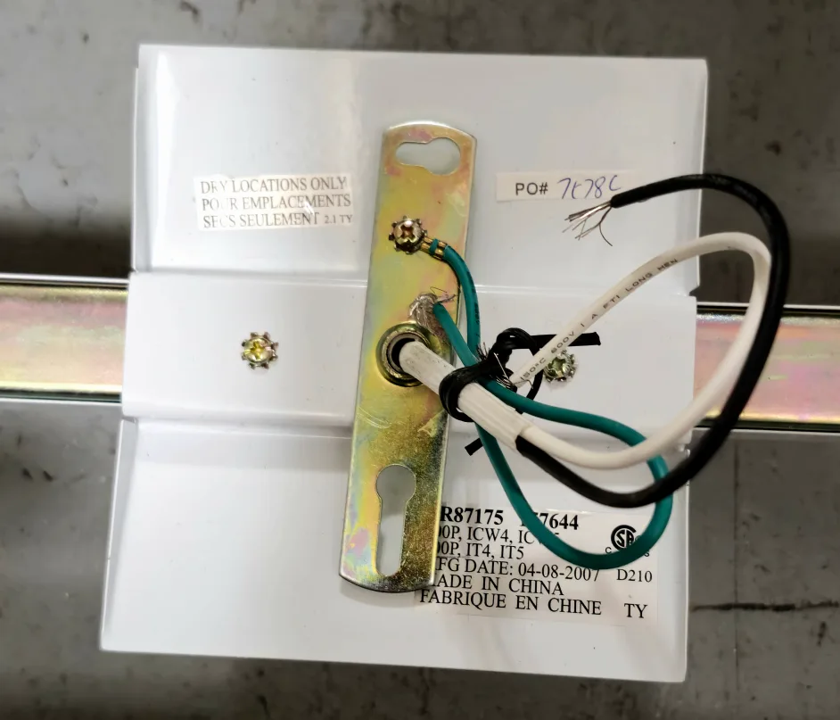 Canarm Vanity Light image indicator(2)