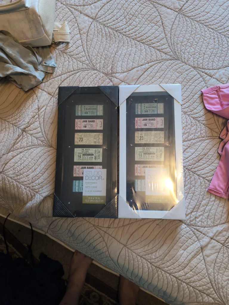 Shadowbox Display Frames image indicator(2)