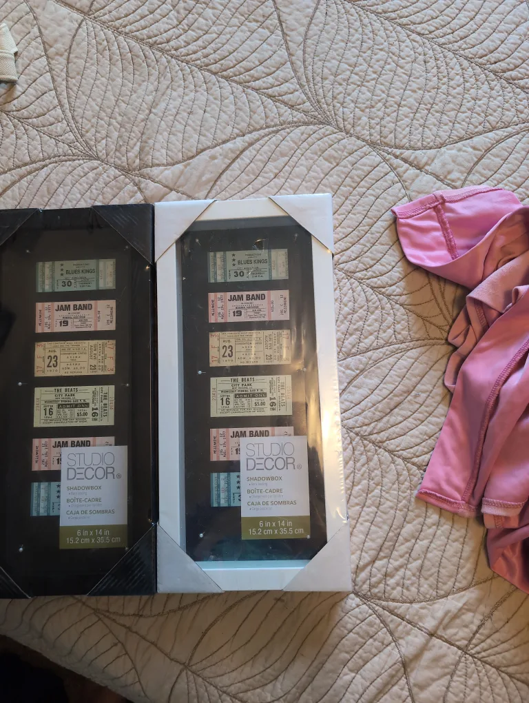 Shadowbox Display Frames image indicator(5)