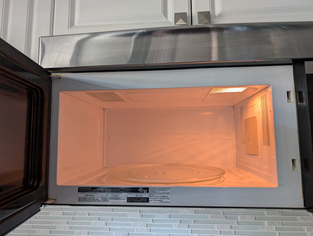 Frigidaire 1.5 Cu. Ft. Over-The-Range Microwave - photo 2