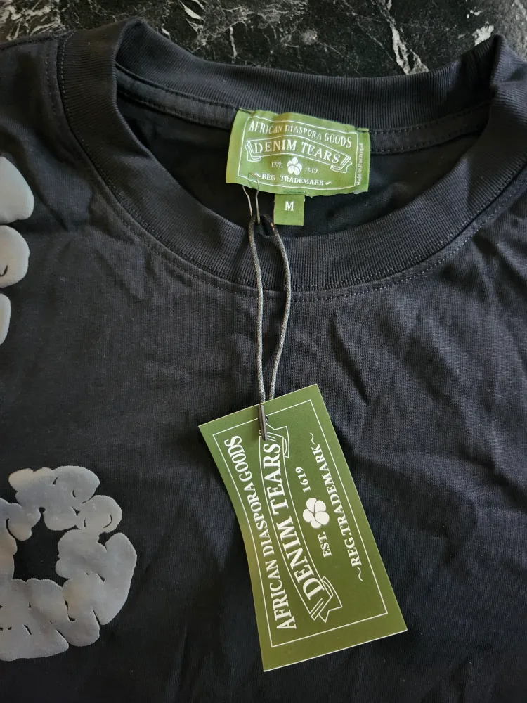 New Denim Tears T-Shirt - Size M image indicator(2)
