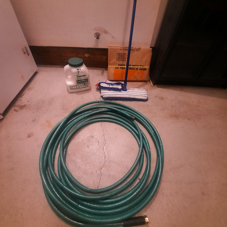 Gardening and Cleaning Supplies Bundle - photo 2