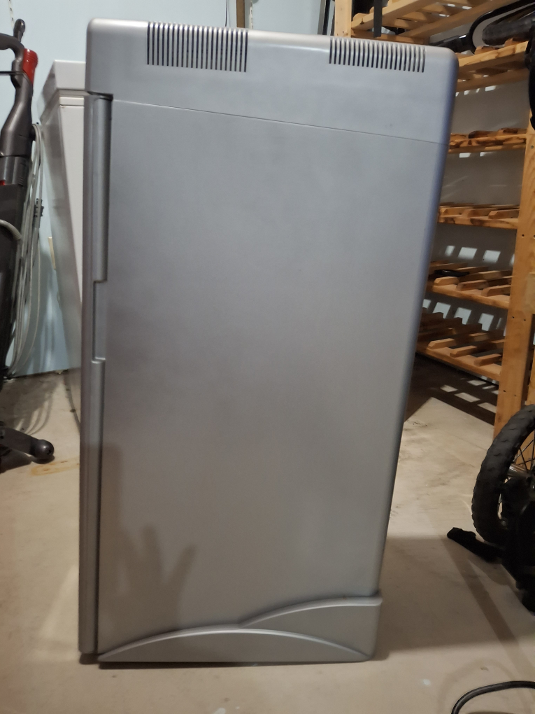 Sylvania Electronic Wine Cooler - Model SE80047 - photo 2