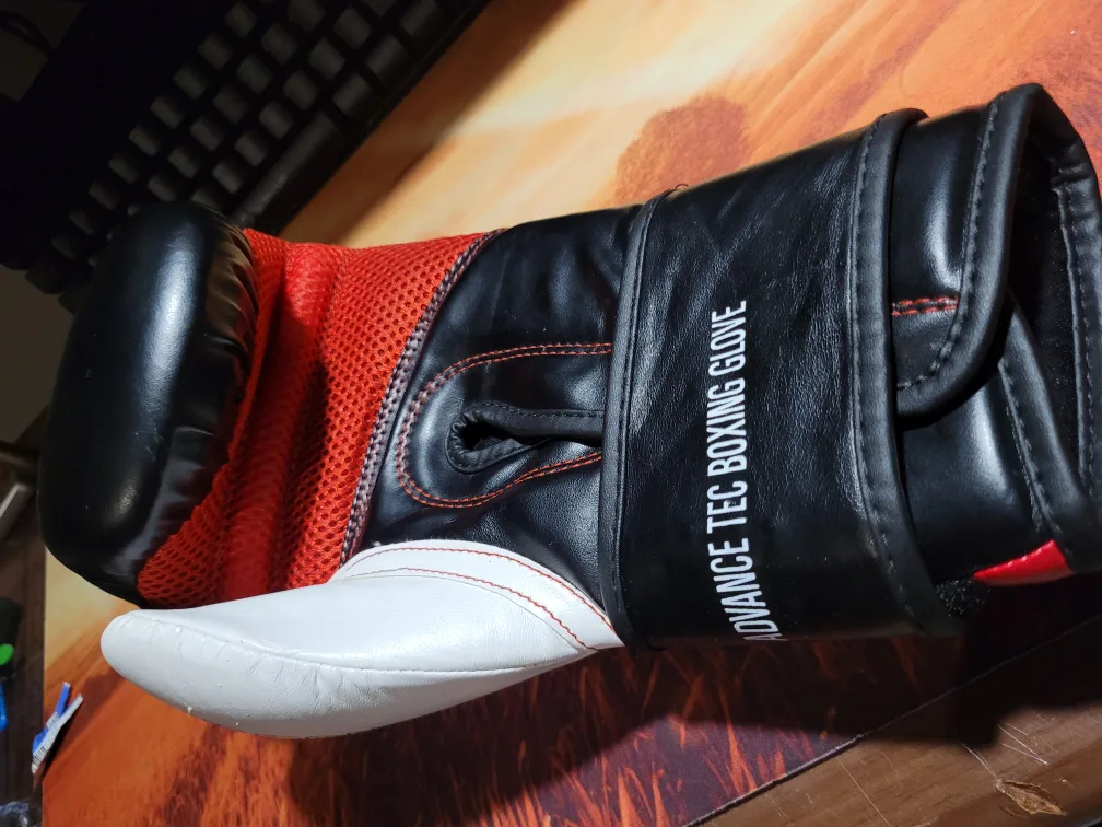 Evolver Boxing Gloves image indicator(3)