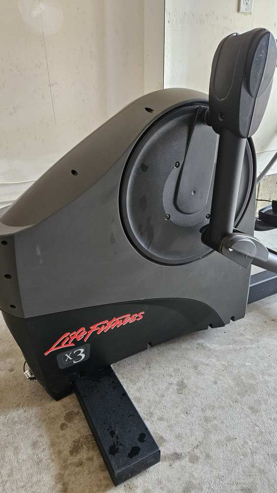 Life Fitness X3 Elliptical Trainer