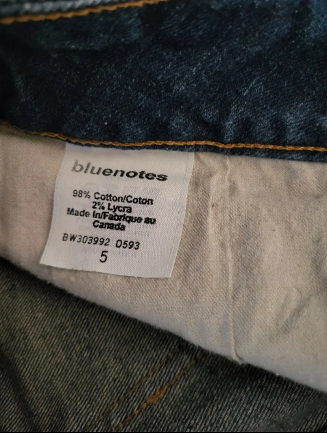 ❣️ 3 items - Shorts & Denim Skirt - Aritzia, Benetton, Bluenotes image indicator(8)