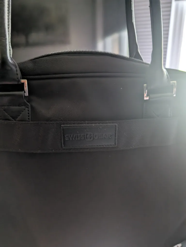 Women's Swiss Gear Black Laptop Bag image indicator(3)