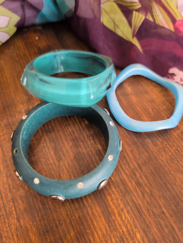 Costume jewellery - MUST go - many items! image indicator(5)