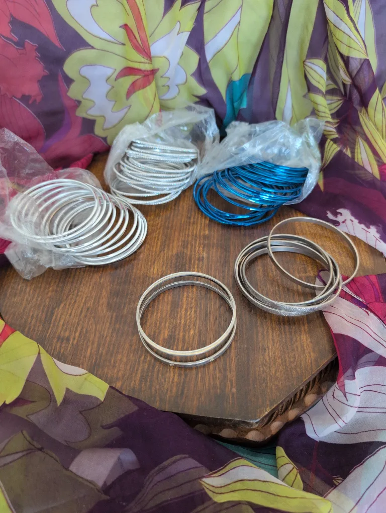 Costume jewellery - MUST go - many items! image indicator(9)