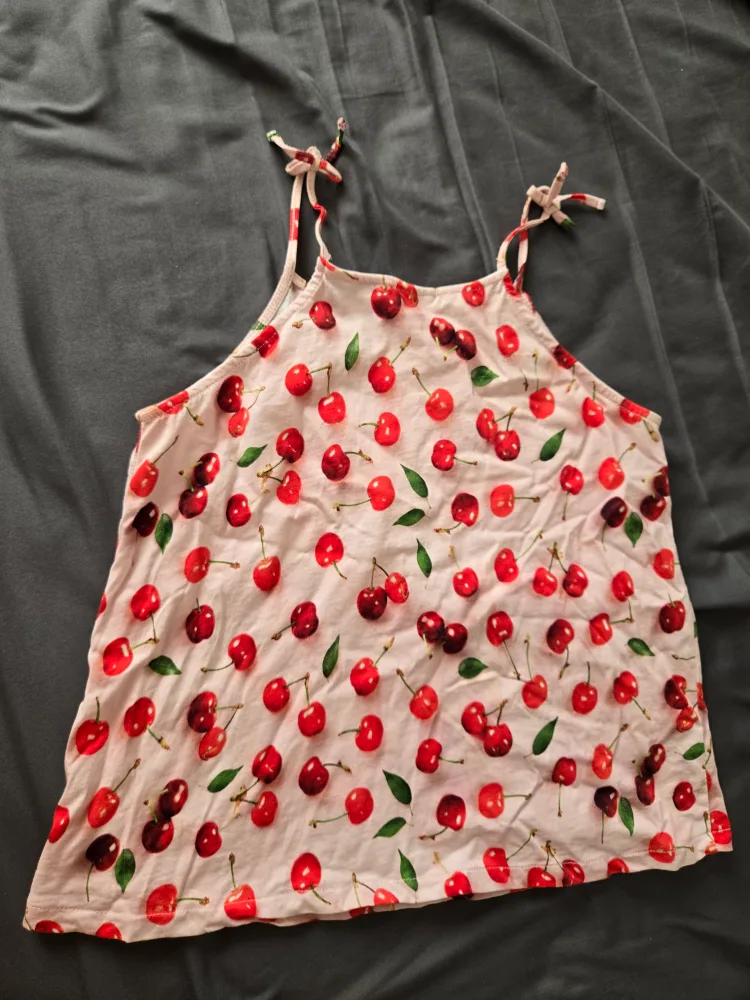 Cherry tank top from Zara 🍒 image indicator(2)