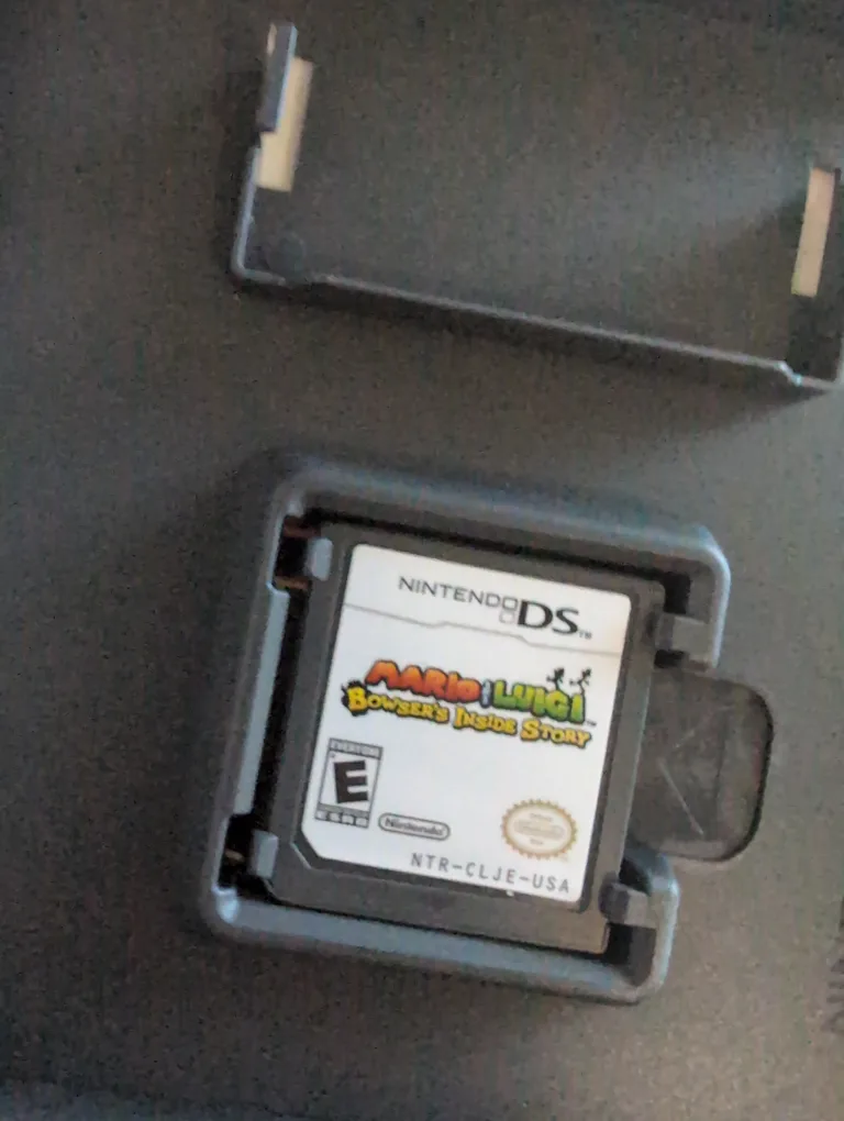 Mario & Luigi: Bowser's Inside Story - Nintendo DS Game image indicator(2)