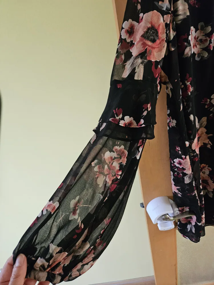 White House Black Market Floral Dress image indicator(3)