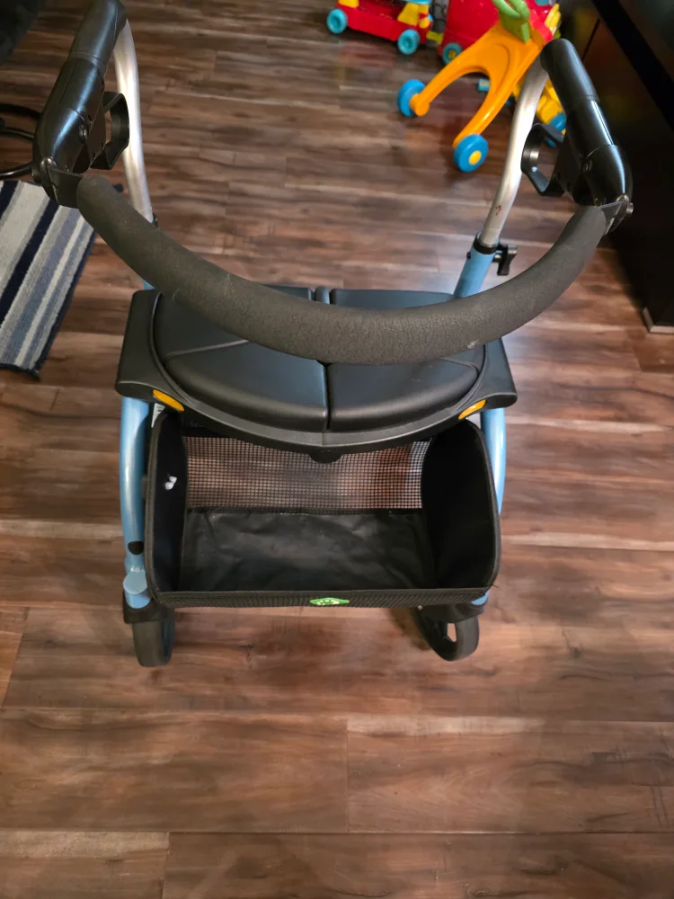 Rollator Walker with Seat & Basket image indicator(3)