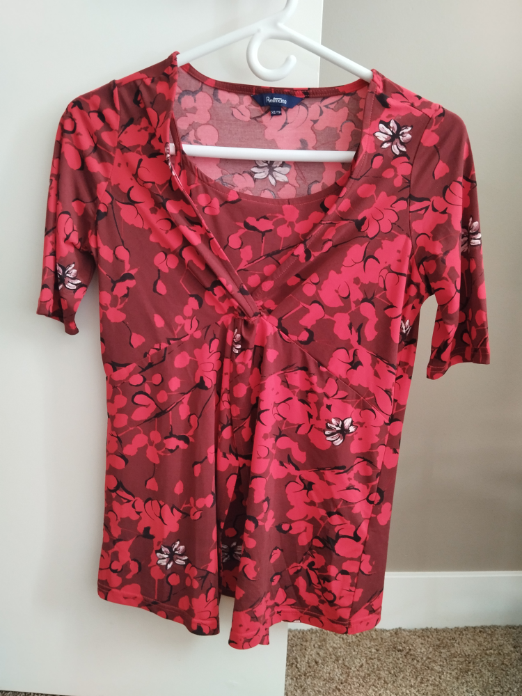 Reitmans Red Floral Top - photo 2
