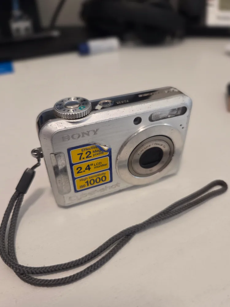 Sony Cybershot Digital Camera thumbnail