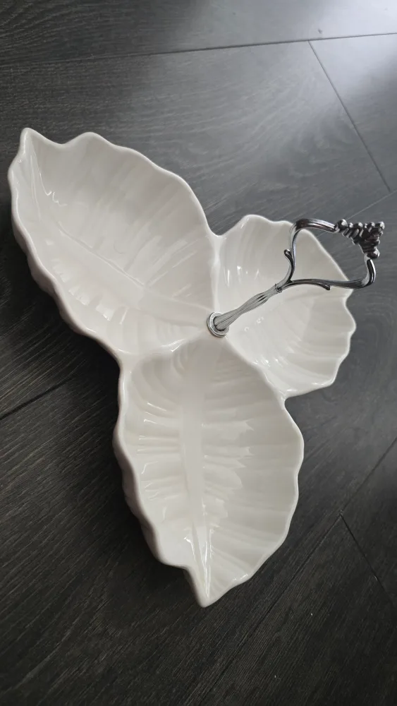 Leaf Shaped Serving Dish - White thumbnail