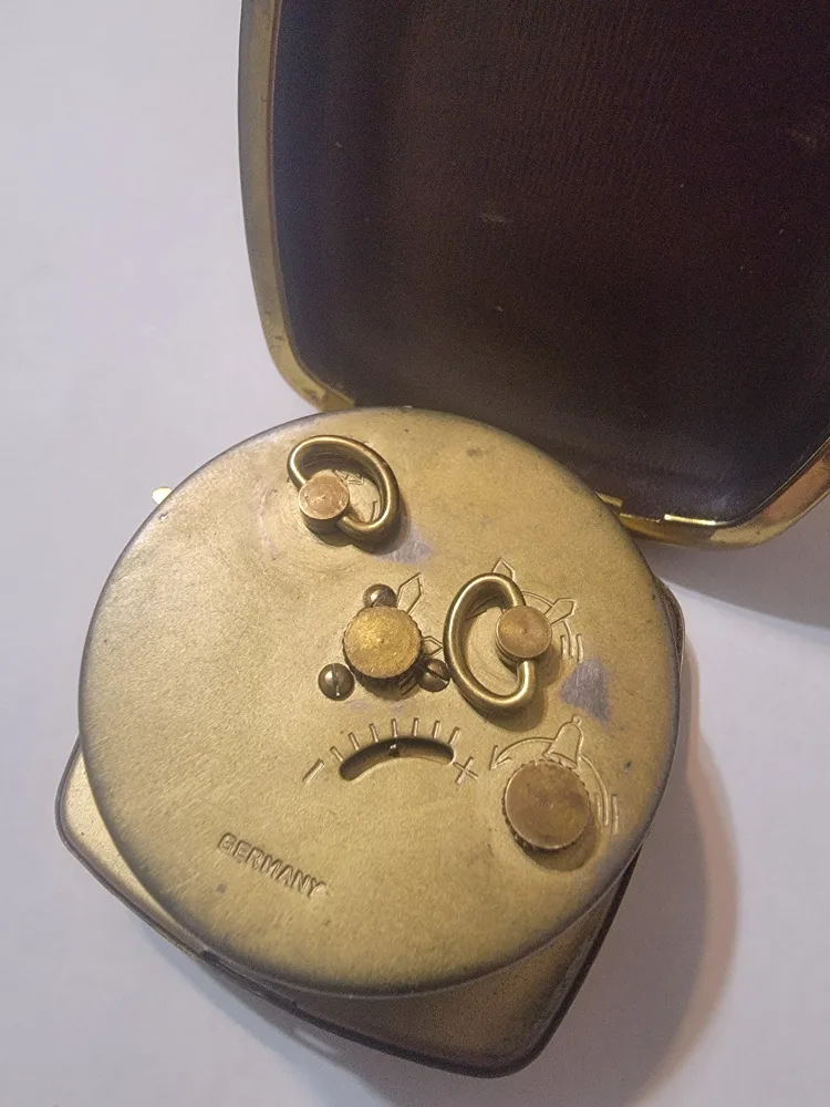 Blessing Vintage Travel Alarm Clock image indicator(3)