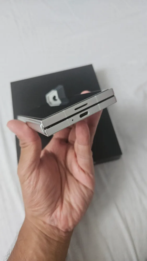 Samsung Galaxy Z Fold6, white, Like New image indicator(2)