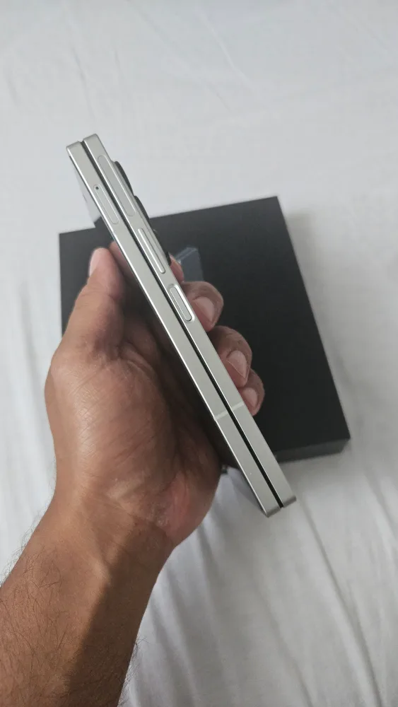 Samsung Galaxy Z Fold6, white, Like New image indicator(3)