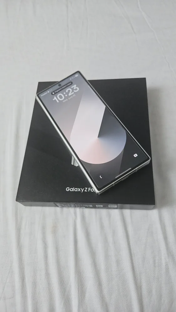 Samsung Galaxy Z Fold6, white, Like New image indicator(4)