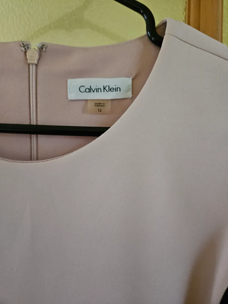 Calvin Klein  Dress size 12 image indicator(2)