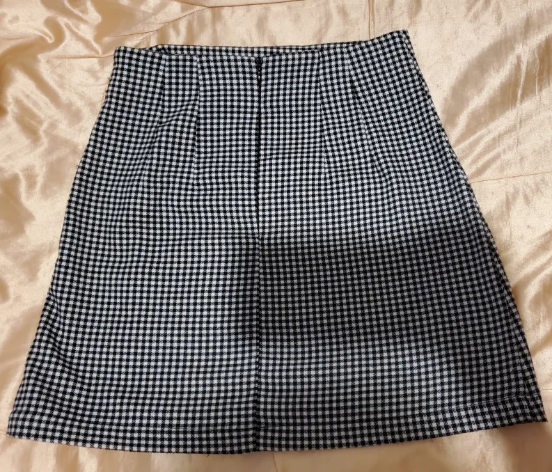 John Galt (Brandy Melville) grey plaid mini skirt image indicator(2)