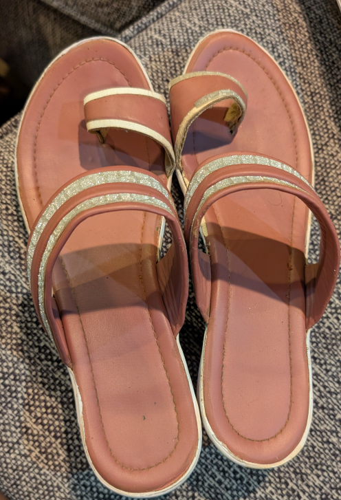 Pink Toe Ring Sandals#freecycle