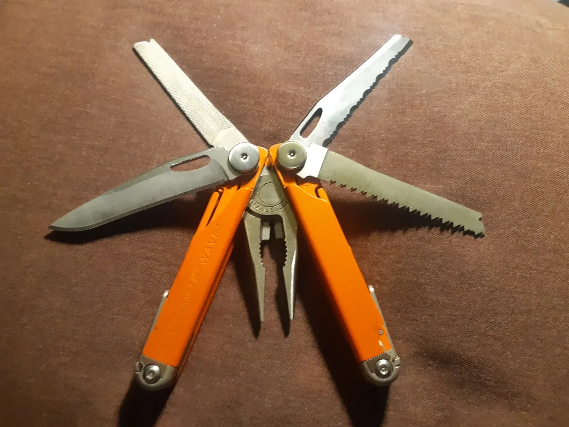 Collectable Leatherman Wave Orange Multi-Tool image indicator(3)