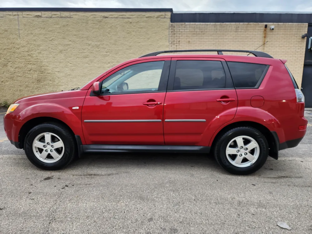 2009 Mitsubishi Outlander ES thumbnail