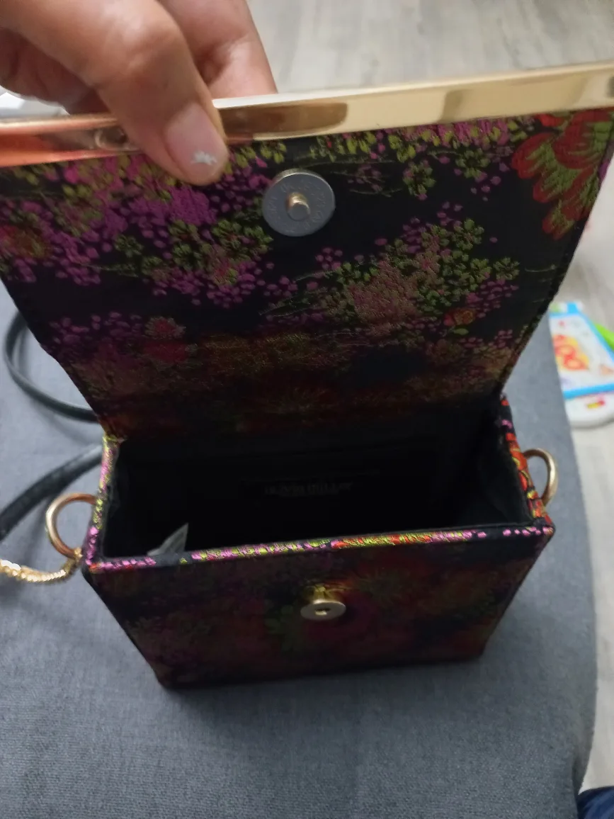 Olivia Miller Floral Cube Crossbody Bag image indicator(3)