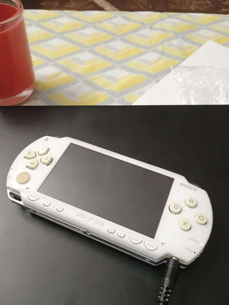 🎮 Rare PSP-1000 Japanese Edition – 32GB + 30 Games image indicator(4)