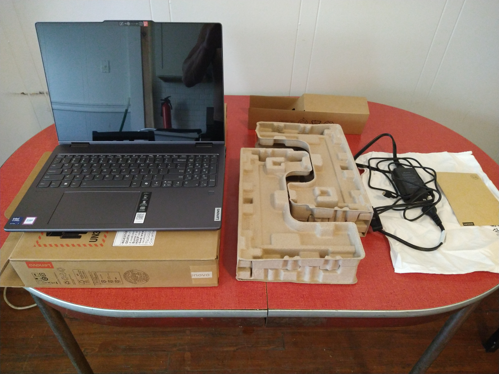 New Lenovo Yoga 7i 16" 2K Laptop $600 (Cash Only) - photo 2