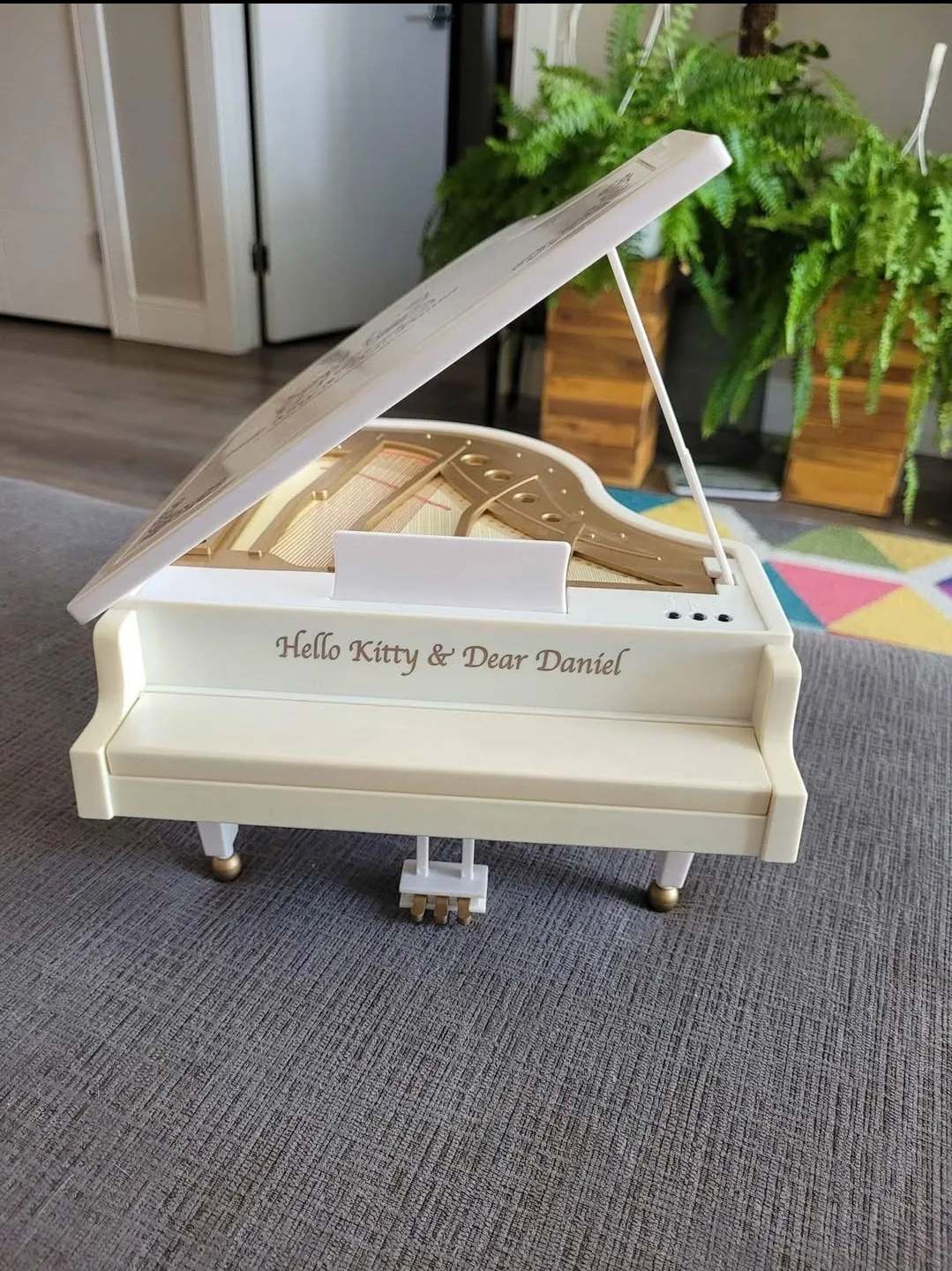 Vintage Hello Kitty & Daniel Grand Piano image indicator(2)