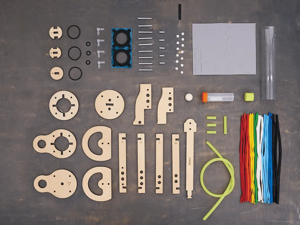 KiwiCo DIY hand pump - New in box image indicator(2)