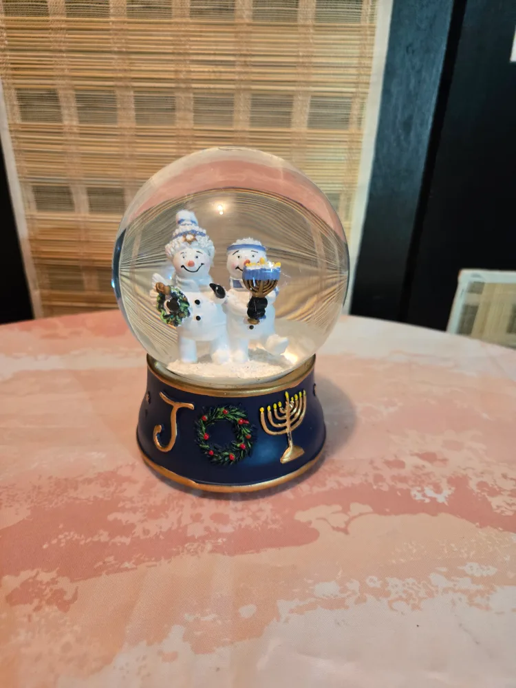 Musical Snow Globe thumbnail