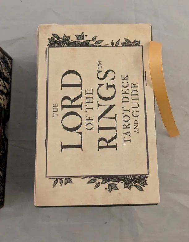 Lord of the Rings Tarot Deck image indicator(2)