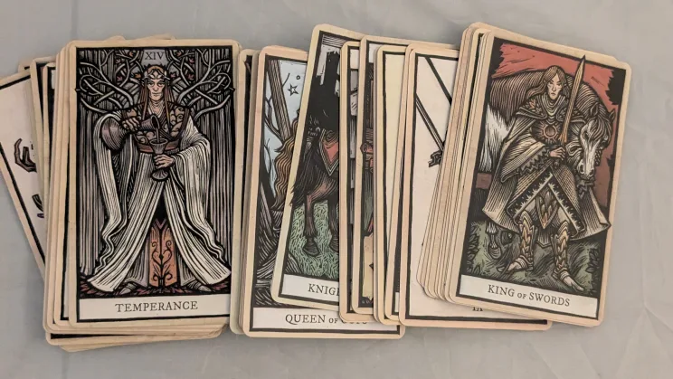 Lord of the Rings Tarot Deck image indicator(3)