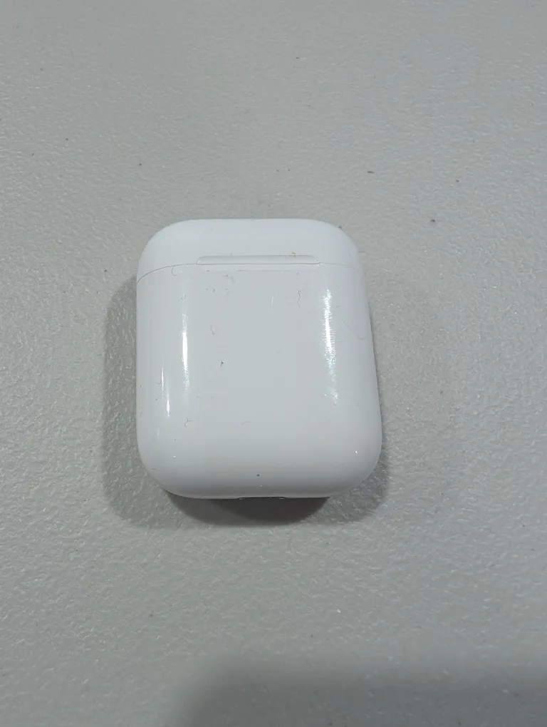 Apple AirPods with Charging Case thumbnail