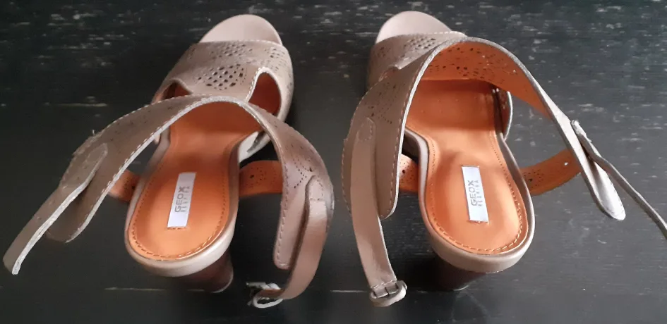 Geox Ladies Leather Sandals image indicator(3)