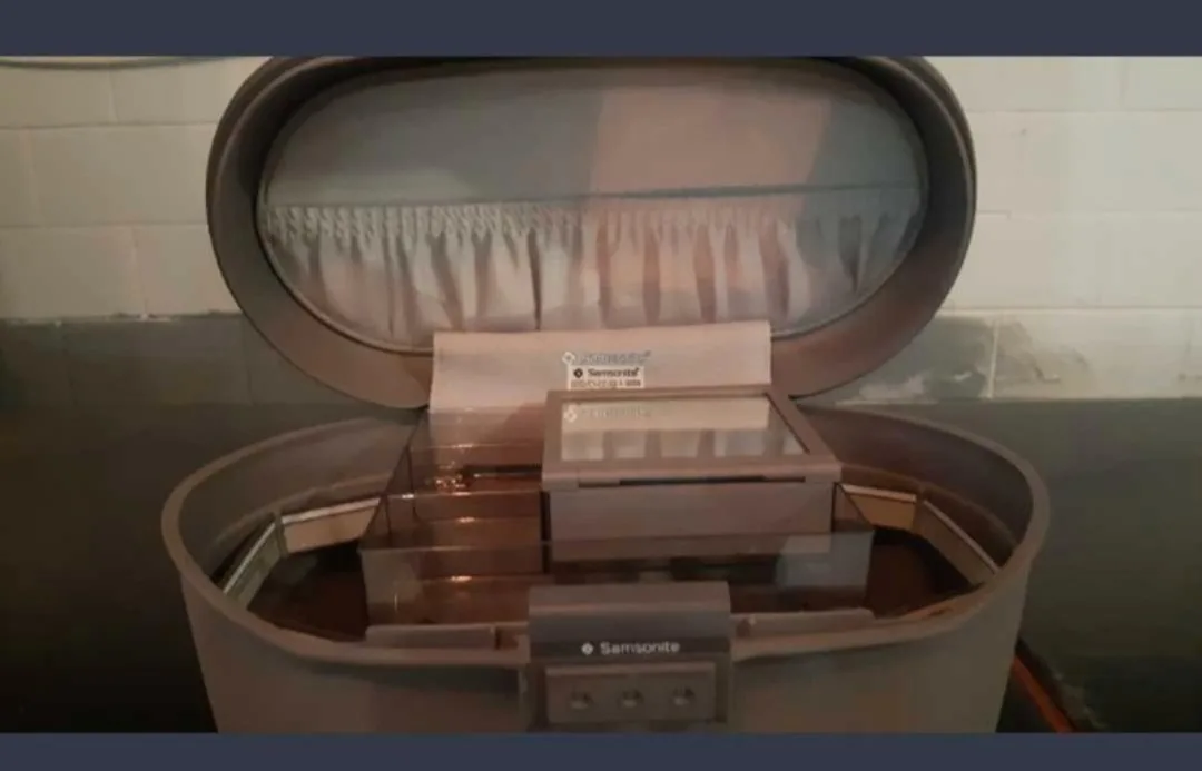 Samsonite Rose/Grey Vanity Case image indicator(4)