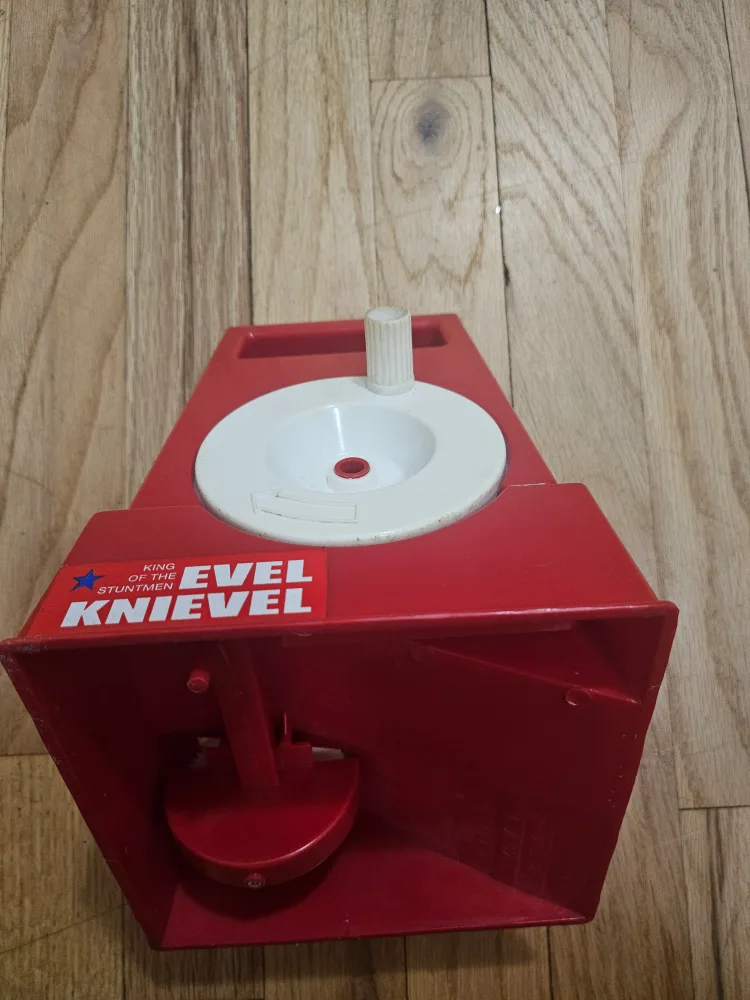 VINTAGE EVEL KNIEVEL LAUNCHER image indicator(8)