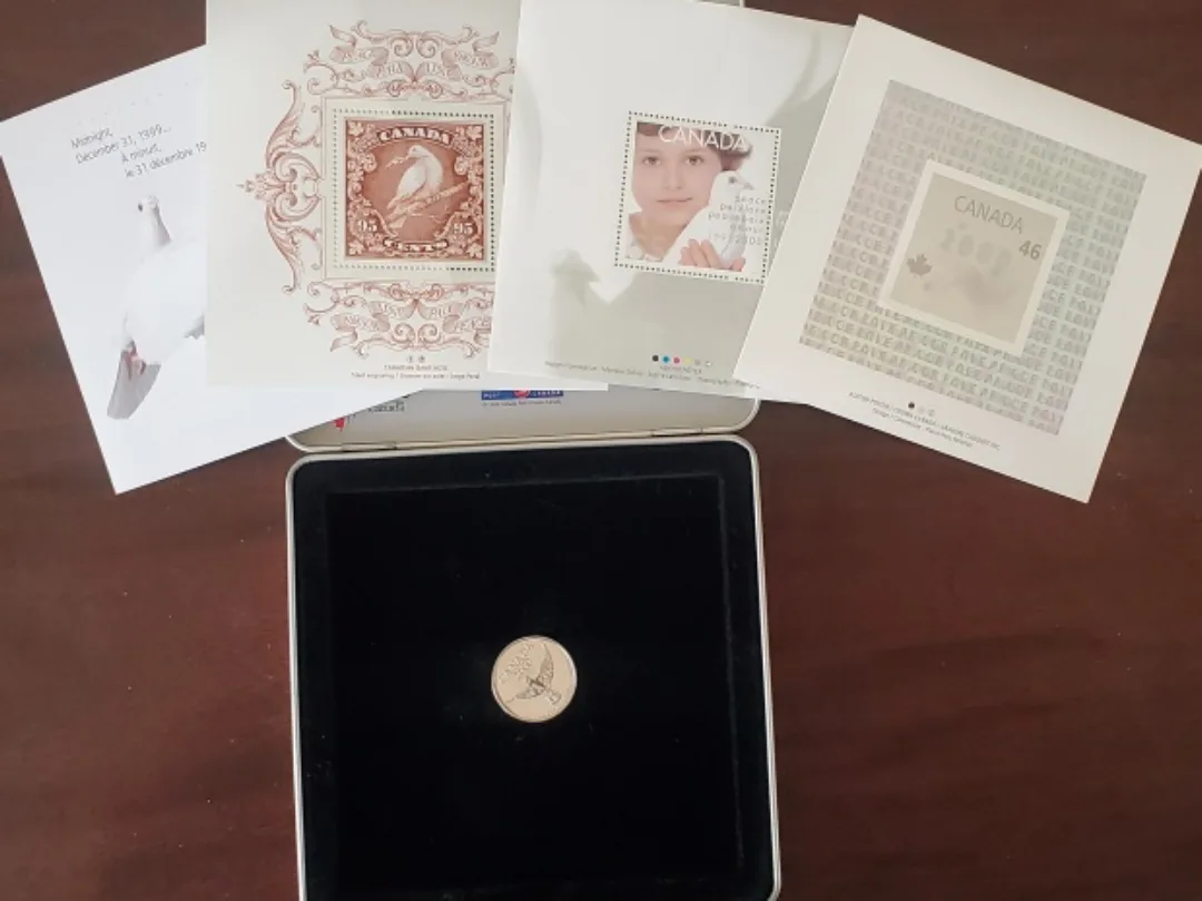 Canada 2000 Millennium Coin & Stamps Set image indicator(2)