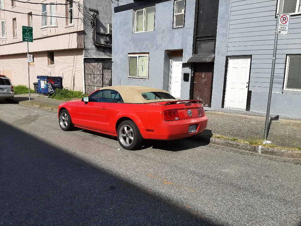 Red Ford Mustang Convertible image indicator(6)