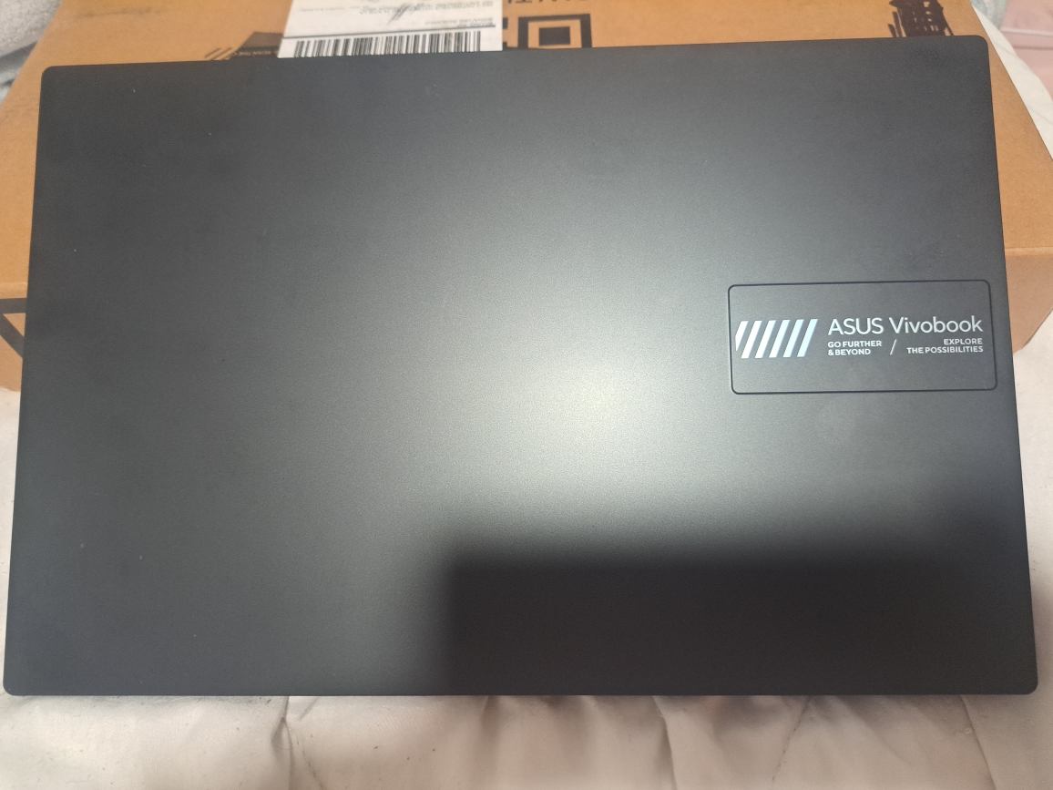 ASUS Vivobook Laptop - photo 3