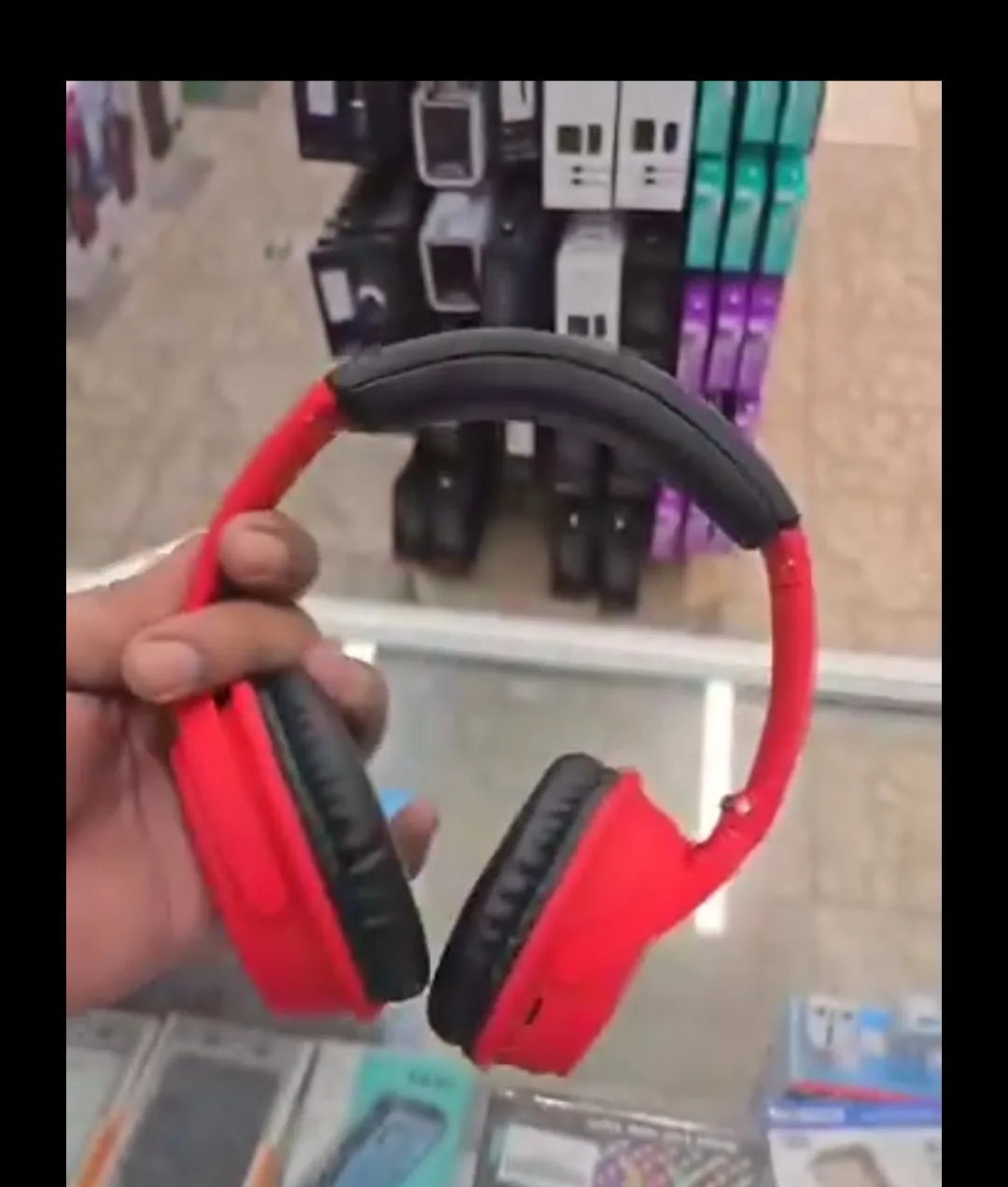 Bose QuietComfort copy Red Wireless Headphones thumbnail