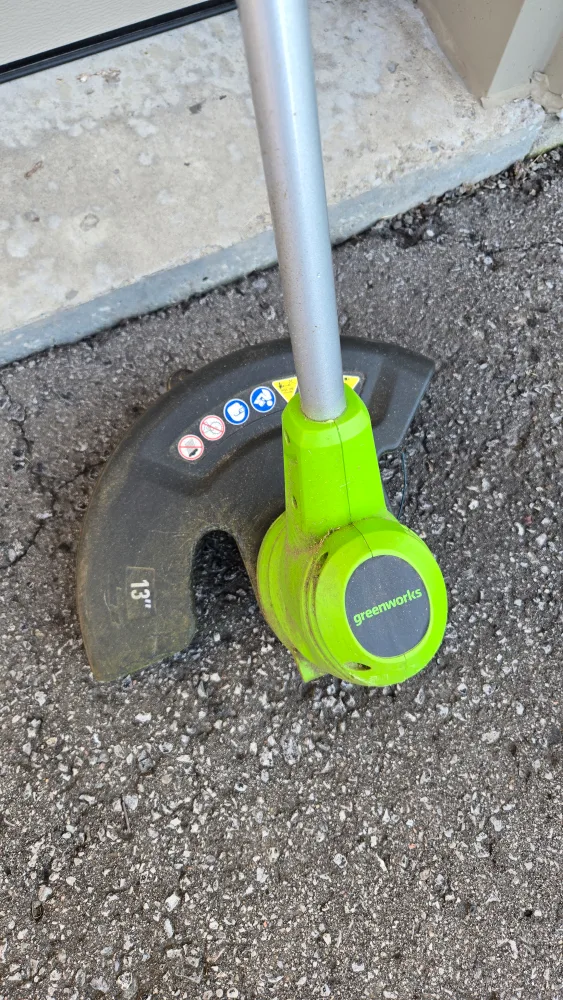 Greenworks 13" Corded Electric String Trimmer image indicator(2)